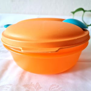 Tupperware Salad Orange Bowl Plate with Lid & Blue Spoon, Lunch Box Container, Vintage MCM Kitchen Decor 1842-23