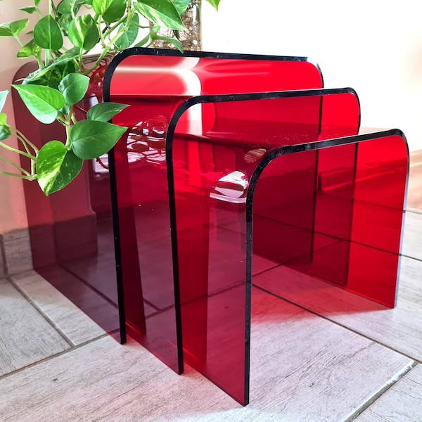 Set Of 3 Red Acrylic Nesting Tables, Ca 1970 Space Age Modern Plexiglass Modular Furniture