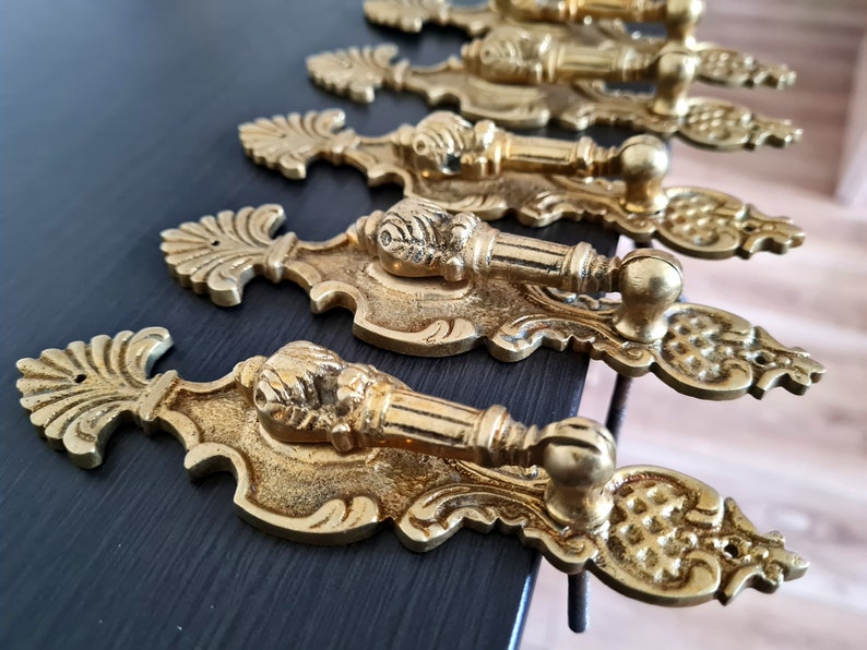 Antique Brass Tear Drop Handle Pulls Knobs, Victorian Teardrop