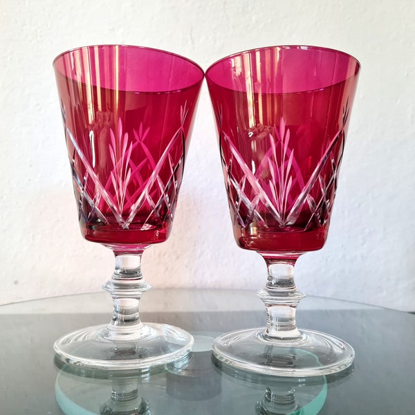 Paar Rubin Rotweinbecher Cut to Clear, Boho irisierende rote Wassergläser, Barzubehör aus der Mitte des Jahrhunderts, Housewarming Geschenk, Hochzeitsgläser