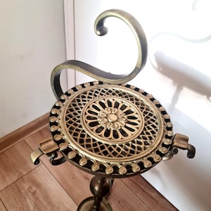 Vintage Solid Brass Ashtray Stand with Ornate Handle, Floor Free Standing Mid-Century Smoker&#39;s Pedestal, Baroque Man Cave Decor
