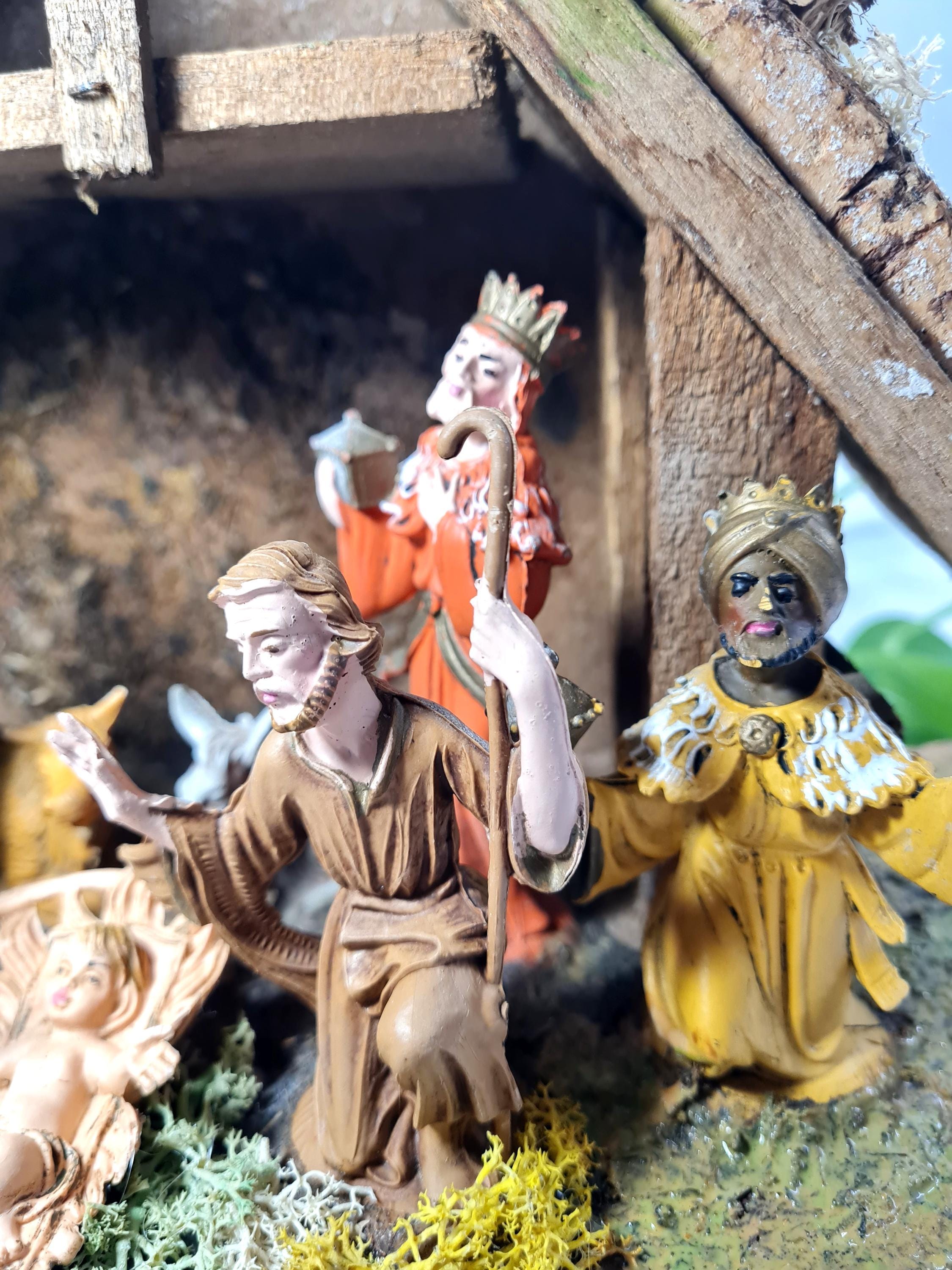 木製キリスト降誕シーンジオラマセット 納屋とフィギュア8体