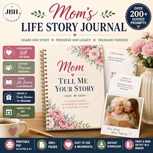 Könnte beinhalten: Ein spiralgebundenes Journal mit dem Titel Mom Tell Me Your Story und Blumenillustrationen, das über 200 geführte Fragen enthält. Das Set umfasst eine bedruckte Seite mit Kindheitsfragen, ein Foto, einen goldenen Stift und eine Tasse mit Herz.