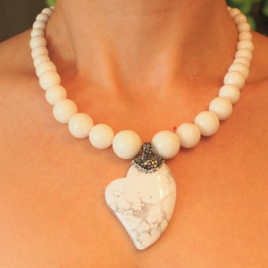 White Sea Shell Necklace, Round Beaded Gemstone Necklace, Chunky Bridal Choker Jewelry, Statement Bib Wedding Necklace,  Gift for Women