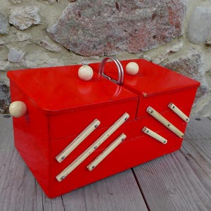 Boîte à couture vintage en bois rouge, boîte à couture cantilever style années 50, boîte de rangement, boîte à outils, boîte à loisirs créatifs rétro