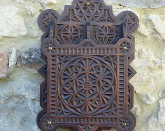 Vintage Hand Carved Wooden Wall Organizer Brush Holder Paint Brush Storage Folk Art Rustic Decor