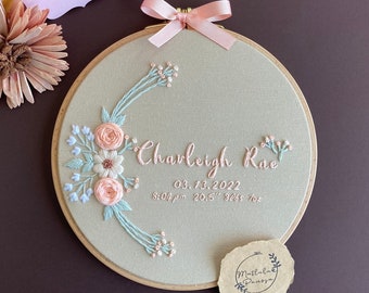 Personalisiertes Geschenk, Baby Geschenk, Hoop Art, Kinderzimmer Dekor, neues Baby Geschenk, Kinderzimmer Dekoration, Benutzerdefinierte Stickerei, Pfirsich Flausch