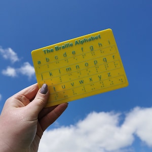Tableau d'apprentissage de l'alphabet braille - Aide pédagogique - Tableau tactile surélevé - Imprimé en 3D