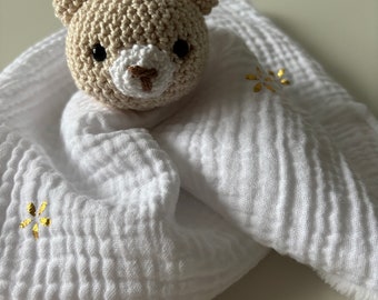 Doudou lange ourson en crochet pour bébé