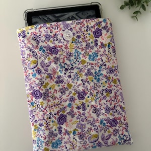 Kindle Ditsy Purple Quilted Sleeve, Kindle Sleeve, Kindle Pouch, Kindle Cover, Kindle Protection, Kindle Gift, Padded Kindle Sleeve, Ereader