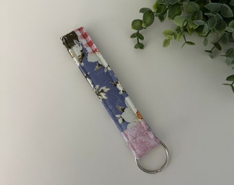 Handmade Patchwork Multicolor Keychain Wristlet, Fabric Key Fob, Bridesmaid Gift, Wrist Keychain, Key chain, Quilted Key Fob, Cute Gift