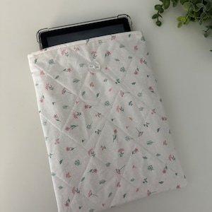 Kindle Ditsy Floral Print Handmade Quilted Sleeve, Kindle Sleeve, Kindle Pouch, Kindle Cover, Kindle Protection, Kindle Gift, E-Reader Case