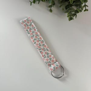 Tulip Floral Keychain Wristlet, Fabric Key Fob, Wrist Keychain, Key Chain, Quilted Key Fob, Cute Gift, Lanyard Key Holder, Bags & ID Holder