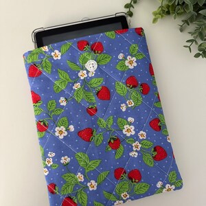 Kindle Strawberry & Plaid Handmade Quilted Sleeve, Kindle Sleeve, Kindle Pouch, Kindle Cover, Kindle Protection, Kindle Gift, Ereader Sleeve