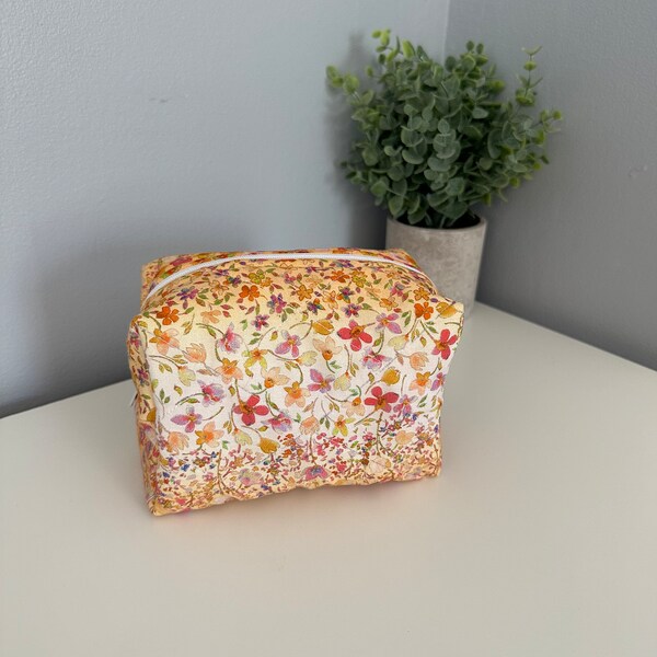 Medium Quilted Ombre Floral Makeup Bag, Makeup Pouch, Cosmetic Pouch, Travel Pouch, Box Pouch, Bridesmaid Gift, Toiletry Skincare Bag Dainty