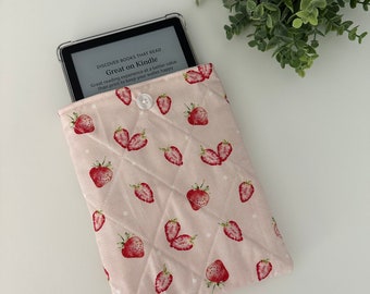 Kindle Pink Strawberry Handmade Quilted Sleeve, Kindle Sleeve, Kindle Pouch, Kindle Cover, Kindle Protection, Kindle Gift, Kobo Libra Sleeve