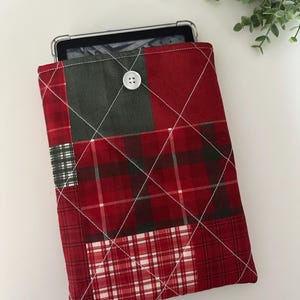 Kindle Christmas Patchwork Quilted Sleeve, Kindle Sleeve, Kindle Pouch, Kindle Cover, Kindle Protection, Kindle Gift, Padded Kindle Sleeve