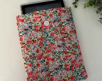 Kindle Handmade Hot Pink Floral Quilted Sleeve, Kindle Sleeve, Kindle Pouch, Kindle Cover, Kindle Protection, Gift, Padded Kindle Sleeve
