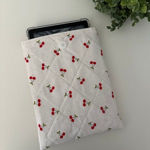 Kindle Cherry Print Handmade Quilted Sleeve, Kindle Sleeve, Kindle Pouch, Kindle Cover, Kindle Protection, Padded Sleeve, E-Reader Sleeve