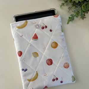 Kindle Dainty Fruit Quilted Sleeve, Kindle Sleeve, Kindle Pouch, Kindle Cover, Kindle Protection, E-reader Case, Padded Kindle Sleeve, Books