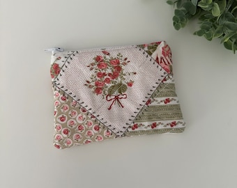 Handmade Floral Print Patchwork Quilted Coin Pouch, Coin Purse, Coin Holder, Wallet, Cute Gift, Quilted Wallet, Card Holder, Change Purse