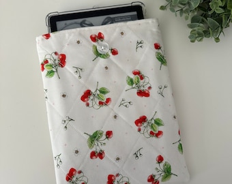 Kindle Strawberry Print Handmade Quilted Sleeve, Kindle Sleeve, Kindle Pouch, Kindle Cover, Kindle Protection, Kindle Gift, E-Reader Sleeve