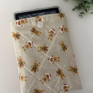 Kindle Gingerbread Man Quilted Sleeve, Kindle Sleeve, Kindle Pouch, Kindle Cover, Kindle Protection, Kindle Gift, Padded Kindle Sleeve
