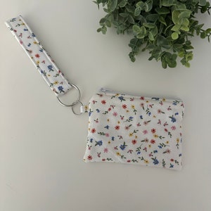 Cartera de mano acolchada con diseño floral de flores silvestres, billetera, llavero, llavero de tela, monedero, monedero, tarjetero