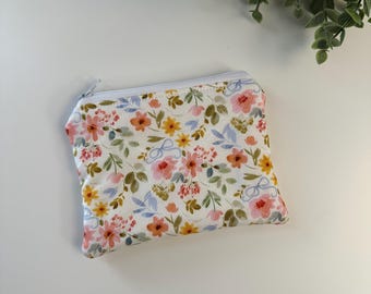 Floral Bows Quilted Coin Pouch, Coin Purse, Coin Holder, Wallet, Cute Gift, Quilted Wallet, Card Holder, Change Purse, Flower Print, Bow