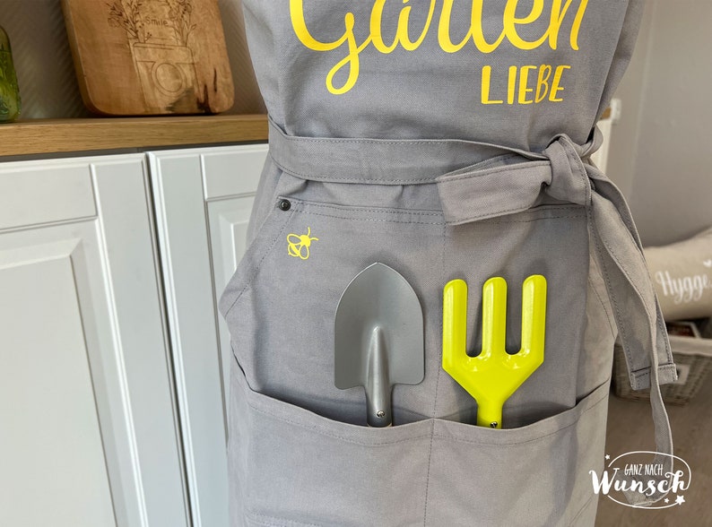 Schürze personalisierte Schürze Gartenschürze Garten Gartenliebe Schutzkleidung Grillschürze Latzschürze Bild 3