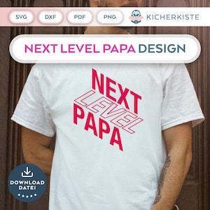 Op de afbeelding: Een wit T-shirt met een roze afbeelding waarop in 3D-stijl "NEXT LEVEL PAPA" staat.