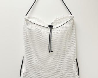 Hands-Free White Polyester Mesh String Clamming Scalloping Bag – 16.5" x 13.5" with 30" Adjustable Strap