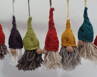 Gestrickter Wichtel * Gnom * Zwerg * handgestrickt * zum Anhängen * Einzelstück * individuelle Farbwahl * Schafwolle * Weihnachtswichtel