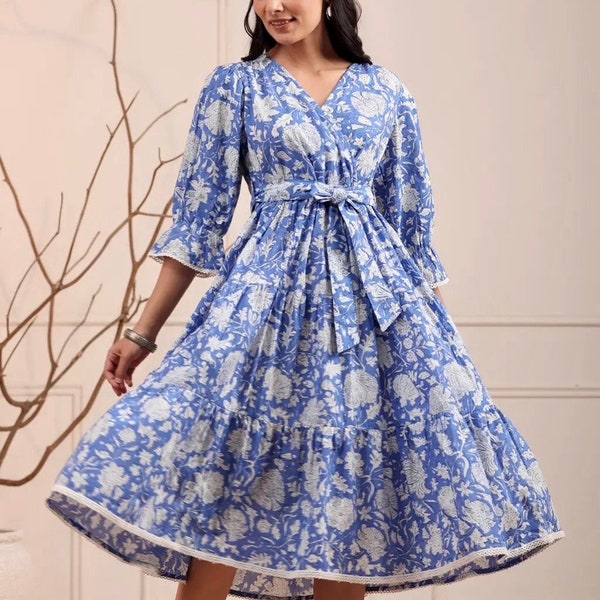 Robe midi en pur coton à volants - Bleu-Robe d'été à fleurs-Dentelle au crochet-Fait main de manière éthique en Inde-Durable