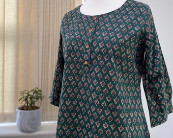 Handblokprint tuniek-Kurti in puur katoen-groen kleine bloemen ronde hals blouse-casual-Indiase etnische print-duurzaam-vakantie