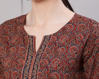 Tuniek met handblokprint-Kurti van puur katoen-kastanjebruin bruin Etnische print Blouse met ronde hals-casual-Indiase etnische print-duurzaam-Vakantie