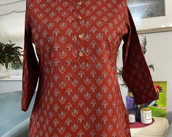 Hand Block Print Tunic-Kurti in Pure Cotton-Red/Black small floral Round neck Blouse- casual-Holiday Indian Ethnic print-sustainable