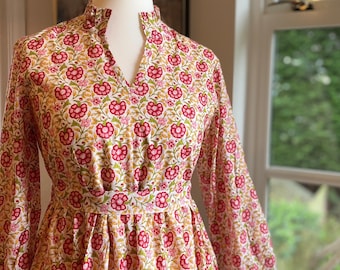 Robe étagée à imprimé floral et blocs de main en pur coton-Col plissé-doublée--Manches longues Robe printemps-été-Vacances-Durable