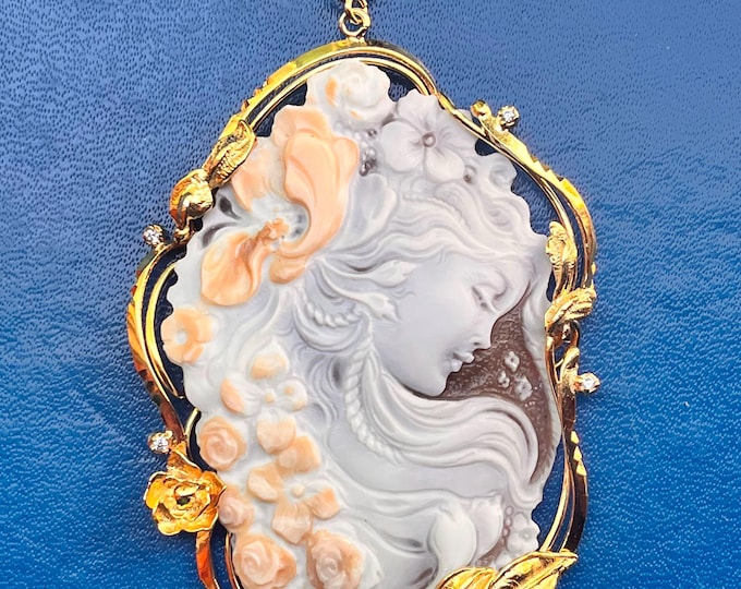 Cameo Pendant Gift, Exclusive Necklace, Vintage Style Charm, Unique Jewelry Gift, Special Gift for Her