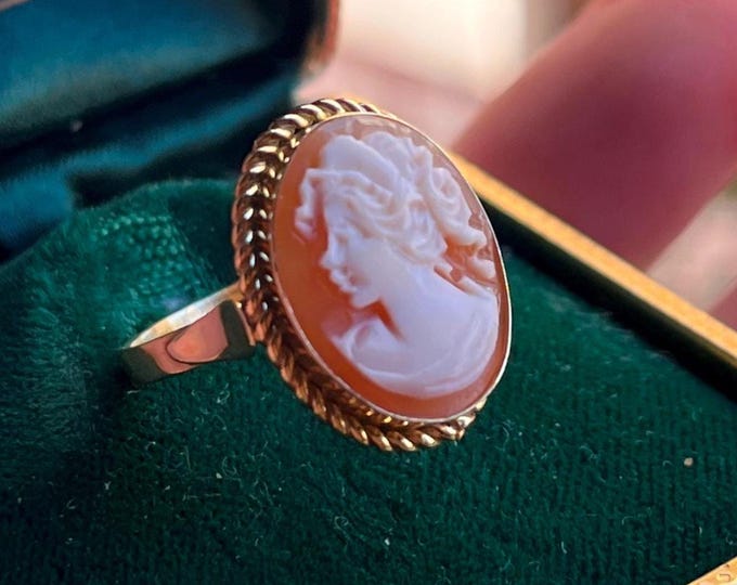 Hand Carved Shell Cameo Ring in 18K Gold, Italian Artisan Cameo Jewelry, Oval Woman Profile, Fine Gift for Her