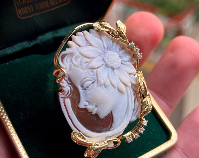 18k Gold Cameo Ring, made in Italy, adjustable ring, statement ring, sea shell cameo, camée, bow ring, unique gift for her, FREE SHIPPING