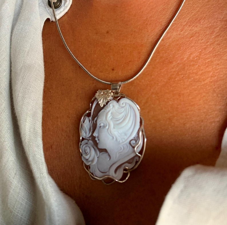cammeo ciondolo vittoriano del 1880 in Argento 925 raffigurante donna fiori natura image 3