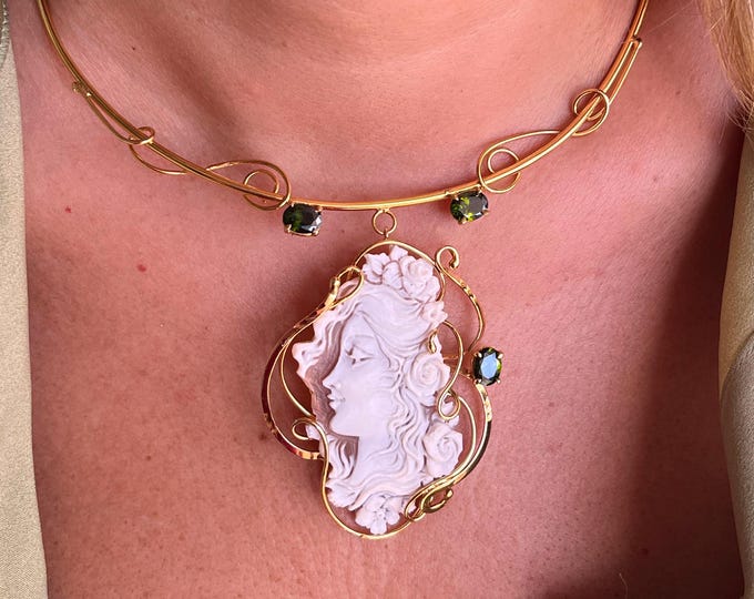 Handmade Italian Shell Cameo Choker: Elegant Artisan Necklace