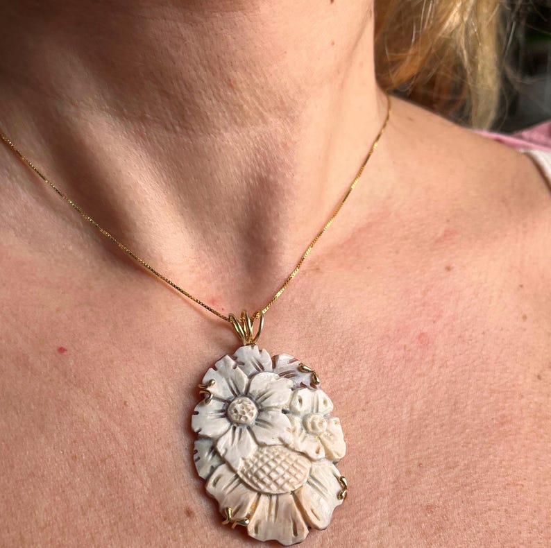 Handskuret snäckskal-prästkrage-cameo-hänge, 18k guld sterlingsilver, italienska blommiga smycken bild 4