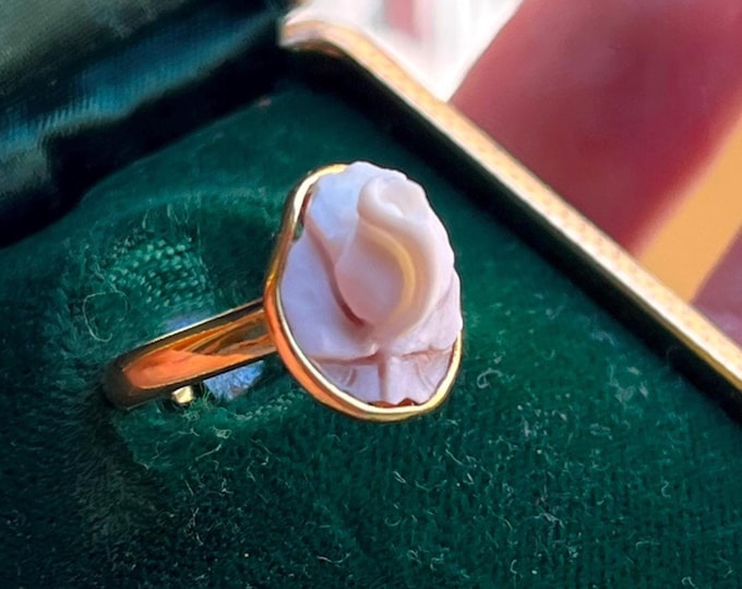 Elegant Cameo Ring, 18k Gold, Flower Petal, Gift for Her, Wedding Gift, Anniversary Jewelry