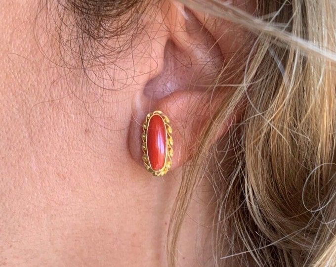 Orecchini Corallo Rosso, Orecchini Lobo Eleganti, Stile Classico, Gioielleria di Qualità, Regalo Raffinato