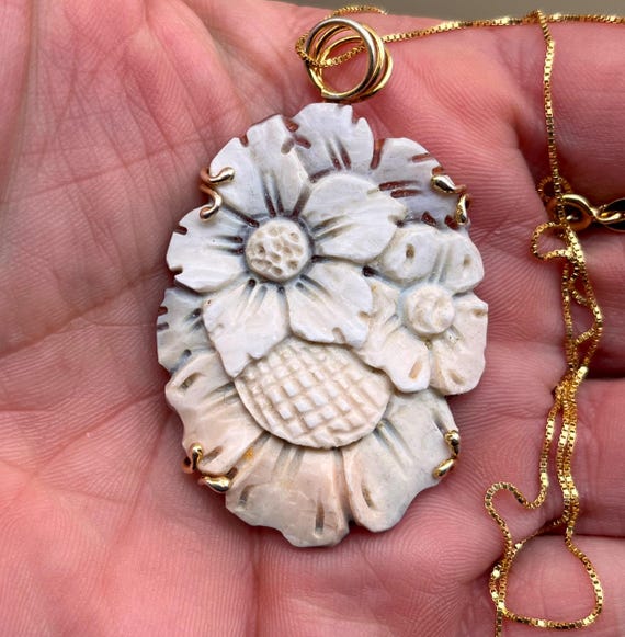 Hand-Carved Shell Daisy Cameo Pendant, 18k Gold Sterling Silver, Italian Floral Jewelry