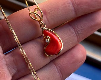 Pendentif Plaqué Or Avec Zircon Et Corail – Petit Bijou Brillant, Occasion En Très Bon état