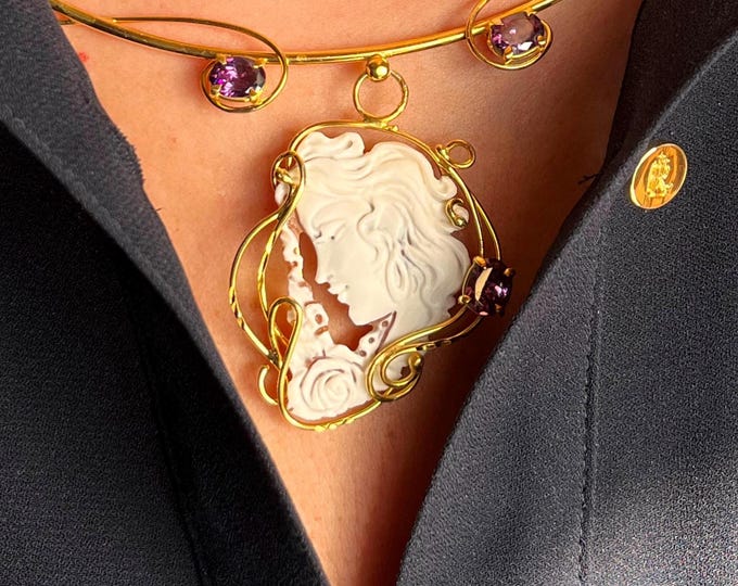 Handmade Italian Shell Cameo Choker: Elegant Artisan Necklace