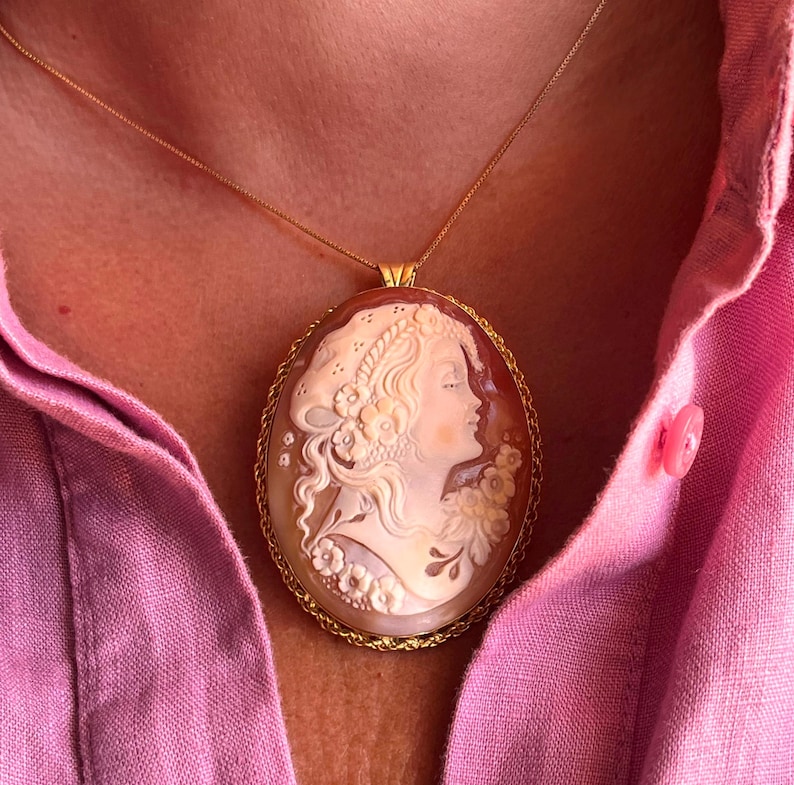 Collana cammeo artigianale stile fantasy, regalo per lei, gioiello femminile esclusivo image 2
